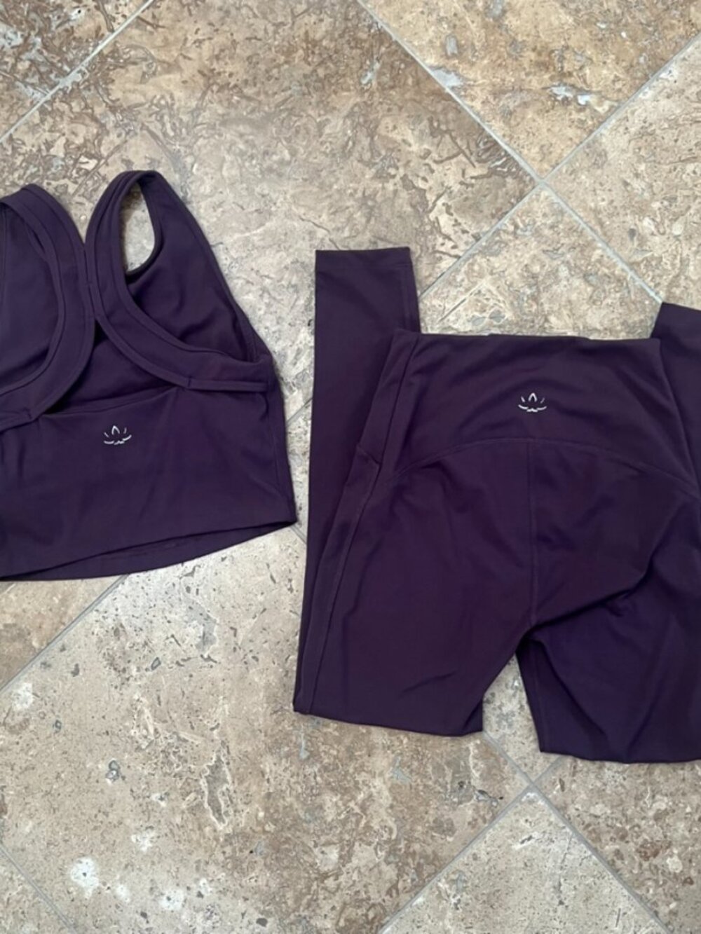 NWOT Beyond Yoga Purple Crop Top and Leggings Set Xs/S